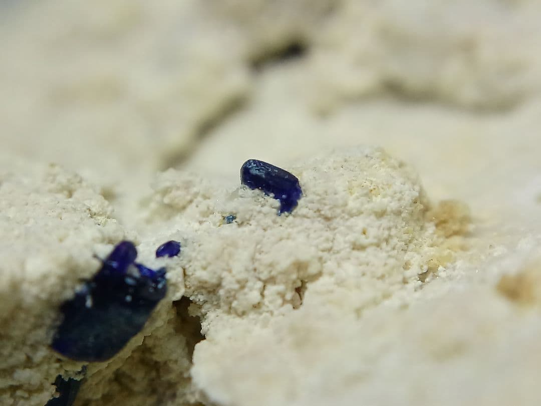 国産鉱物　逸見石　原石　ヘンミライト　Henmilite　鉱物標本