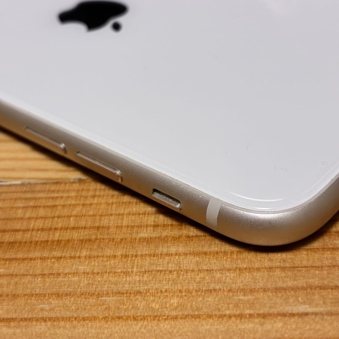 バッテリー新品　iPhoneSE第3世代64GB SIMフリー yy17700d