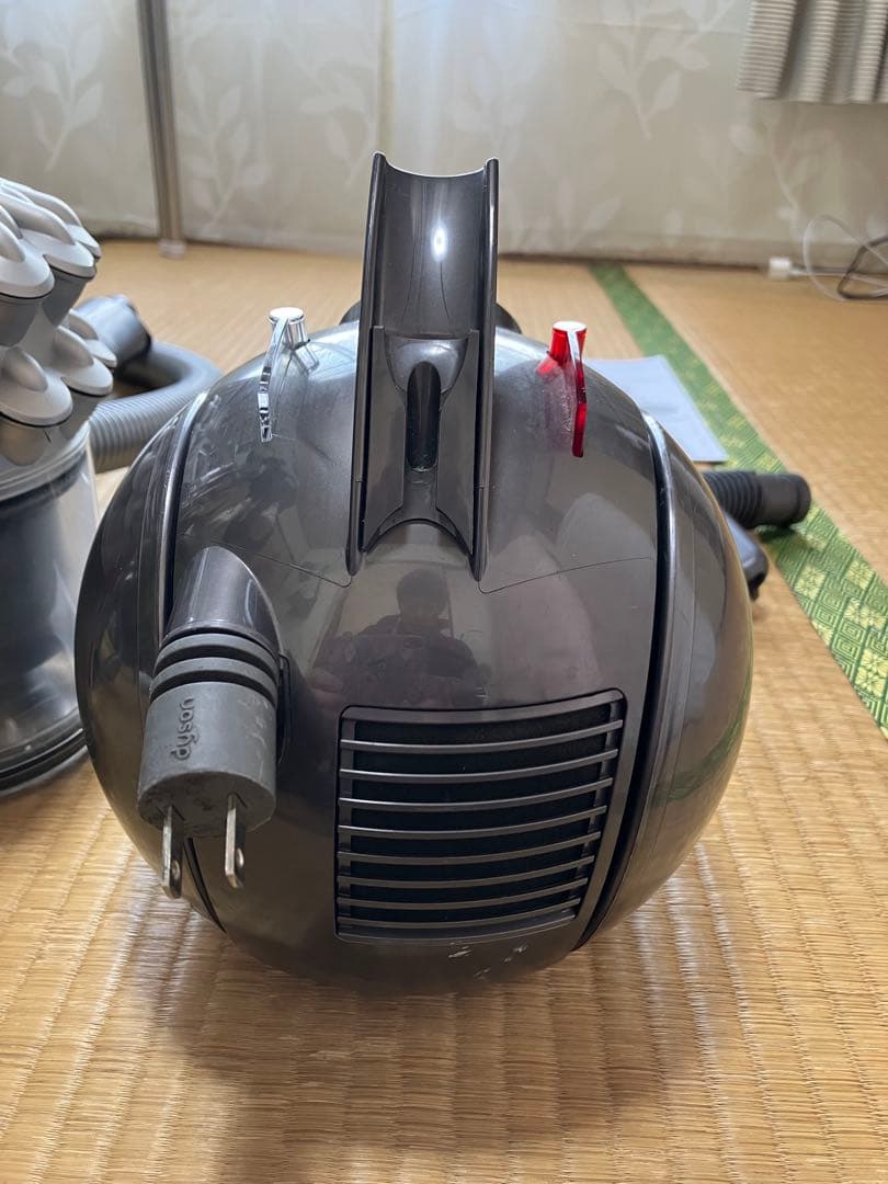 【美品】Dyson DC63 ダイソン サイクロン式掃除機 キャニスター 掃除機