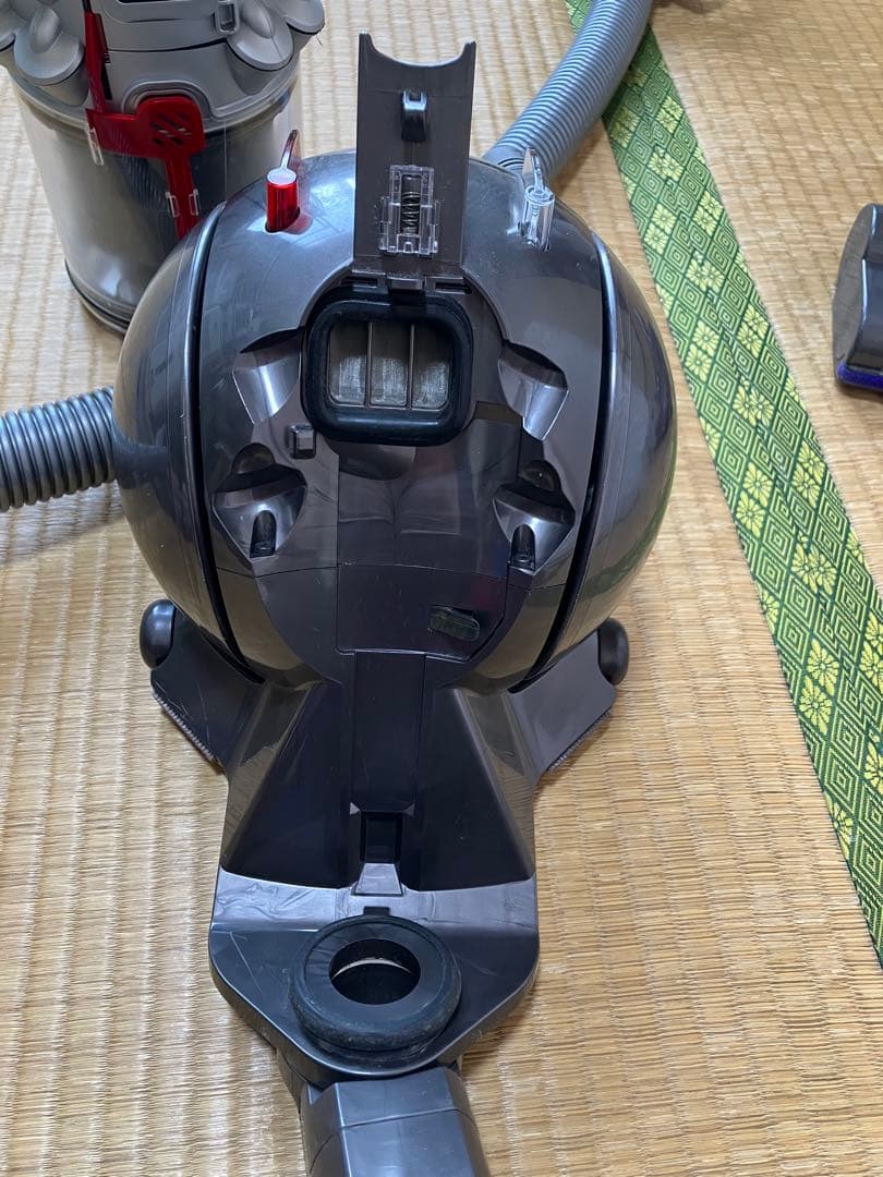 【美品】Dyson DC63 ダイソン サイクロン式掃除機 キャニスター 掃除機