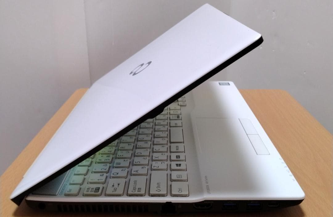 富士通 第9世代Core i7/SSD1TB メモリ16Gブルーレイ