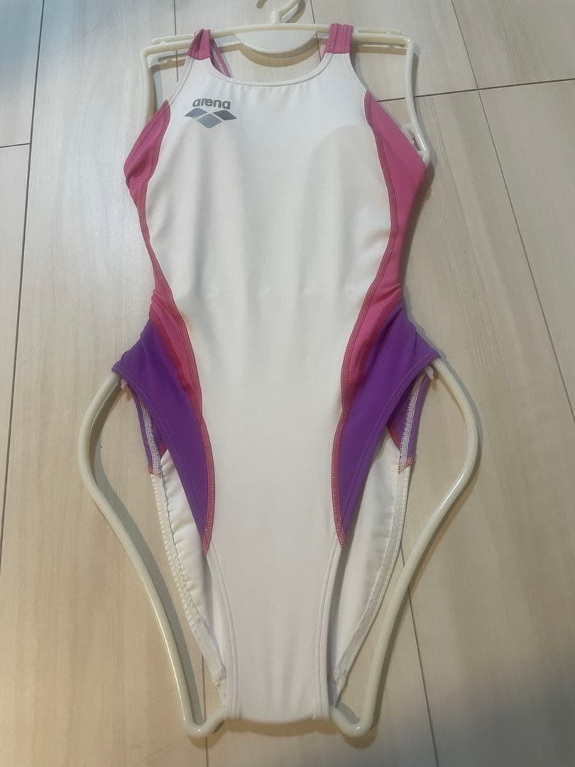 P*s様 arena スポーツ用水着 M ホワイト/ピンク/パープル