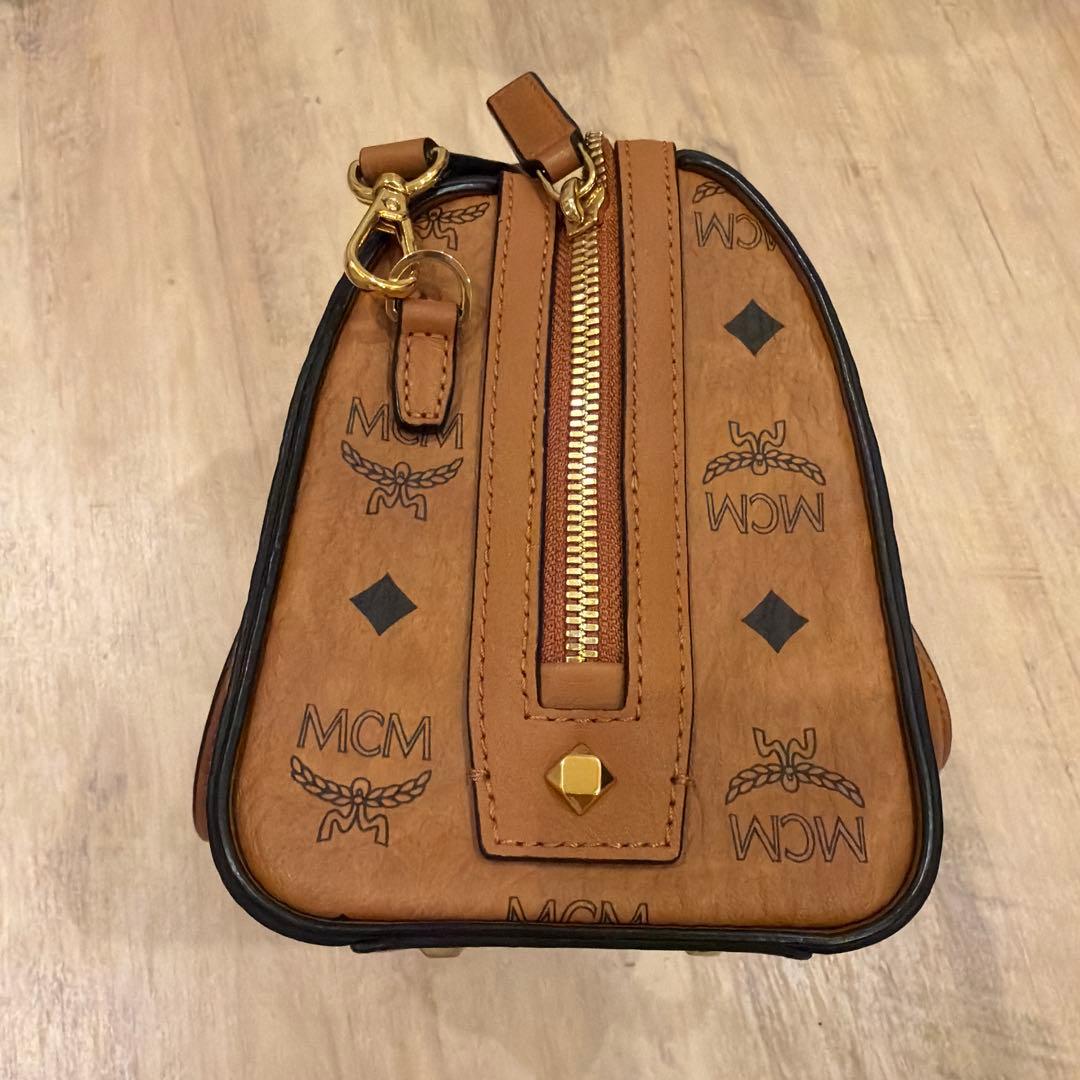 お値下げします。MCM ショルダーバック