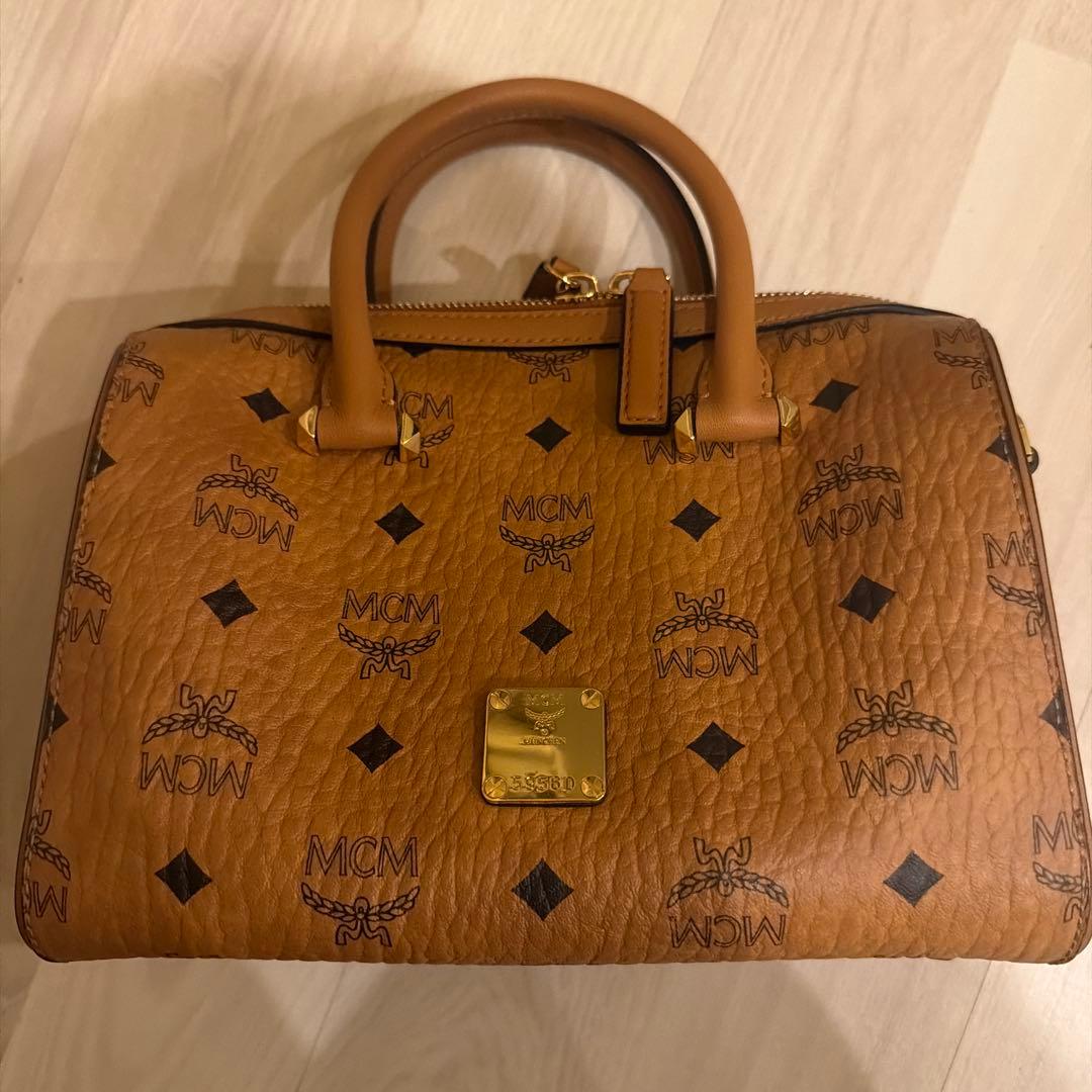 お値下げします。MCM ショルダーバック