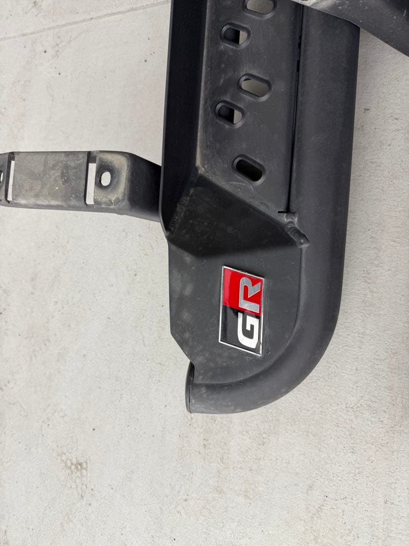 掲載期間12月6日まで！ハイラックス GR サイドステップ ブラック 2個セット