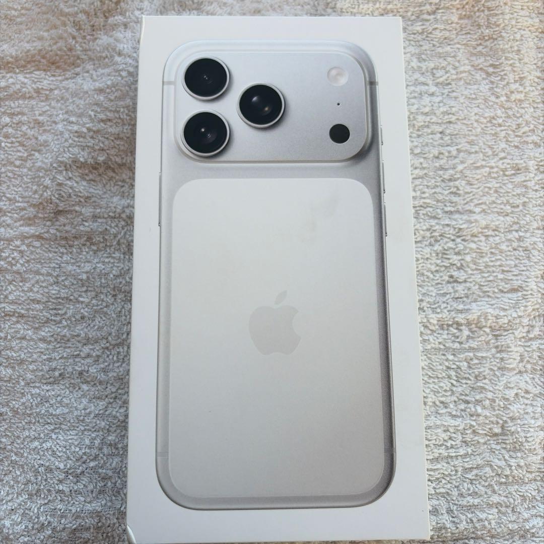 iPhone 17 Pro バッテリー100%保証あり ケース、新品ケーブル付