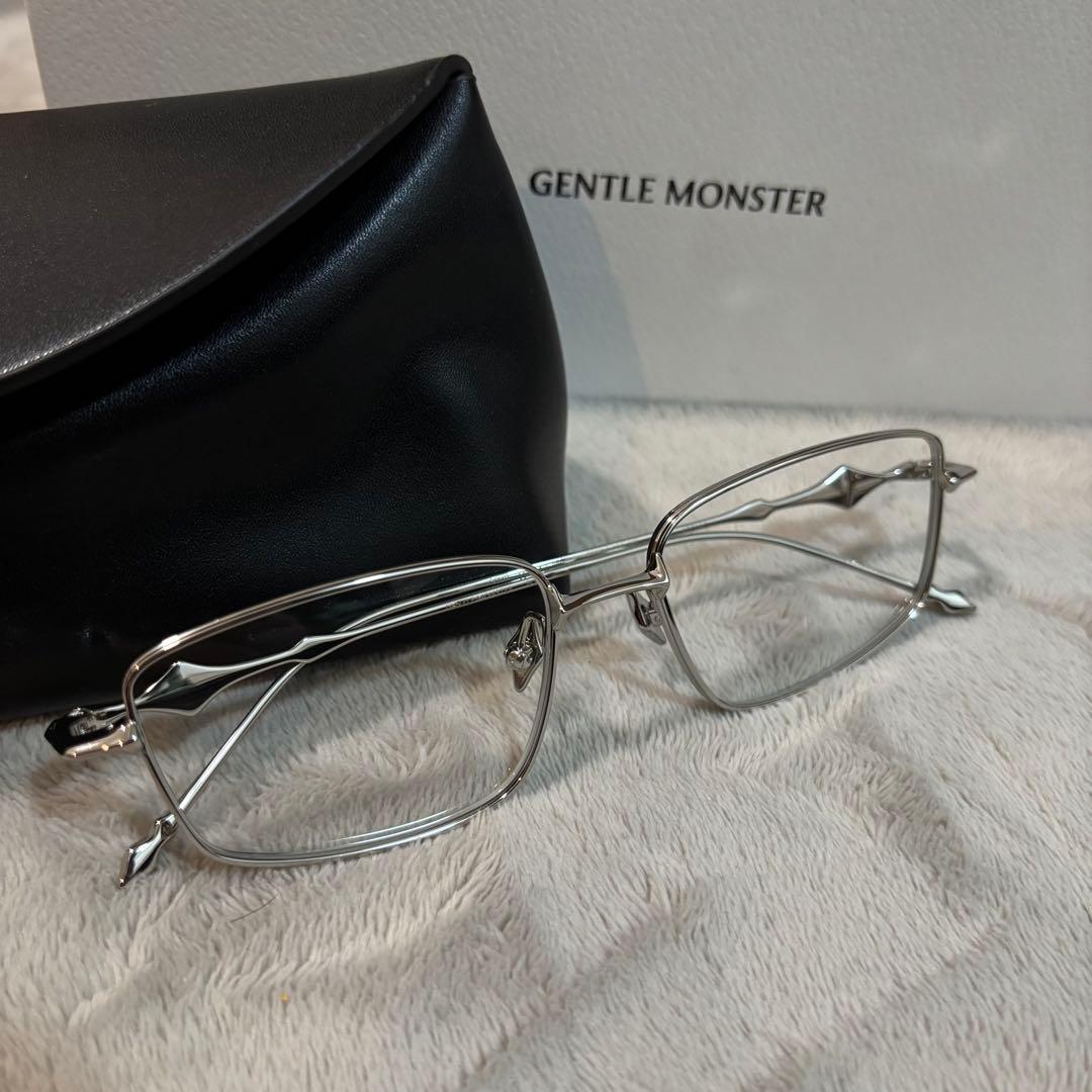 V*S様 GentleMonster BOLD Atomic 02 小松菜奈着用