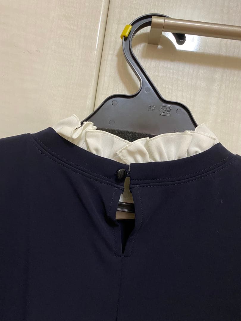 mプルミエ　未使用タグ付きネイビー フリル付き長袖トップス