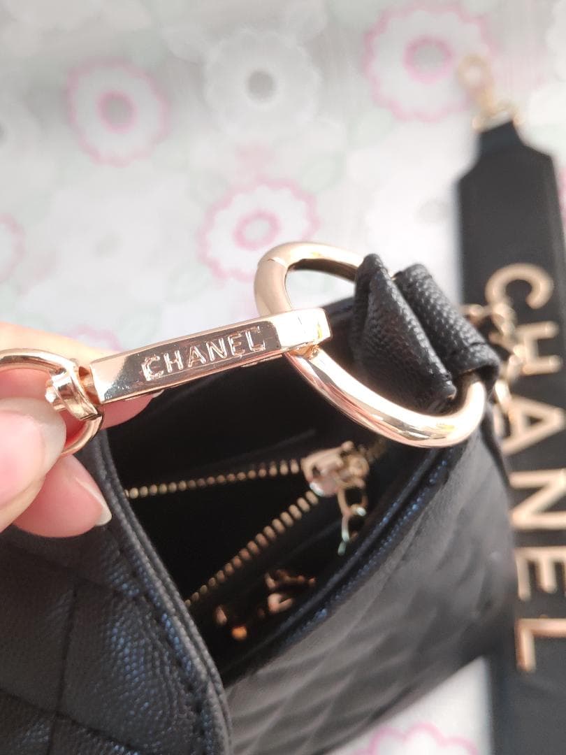 キルティングショルダーバッグ　2wayチェーン付き　黒