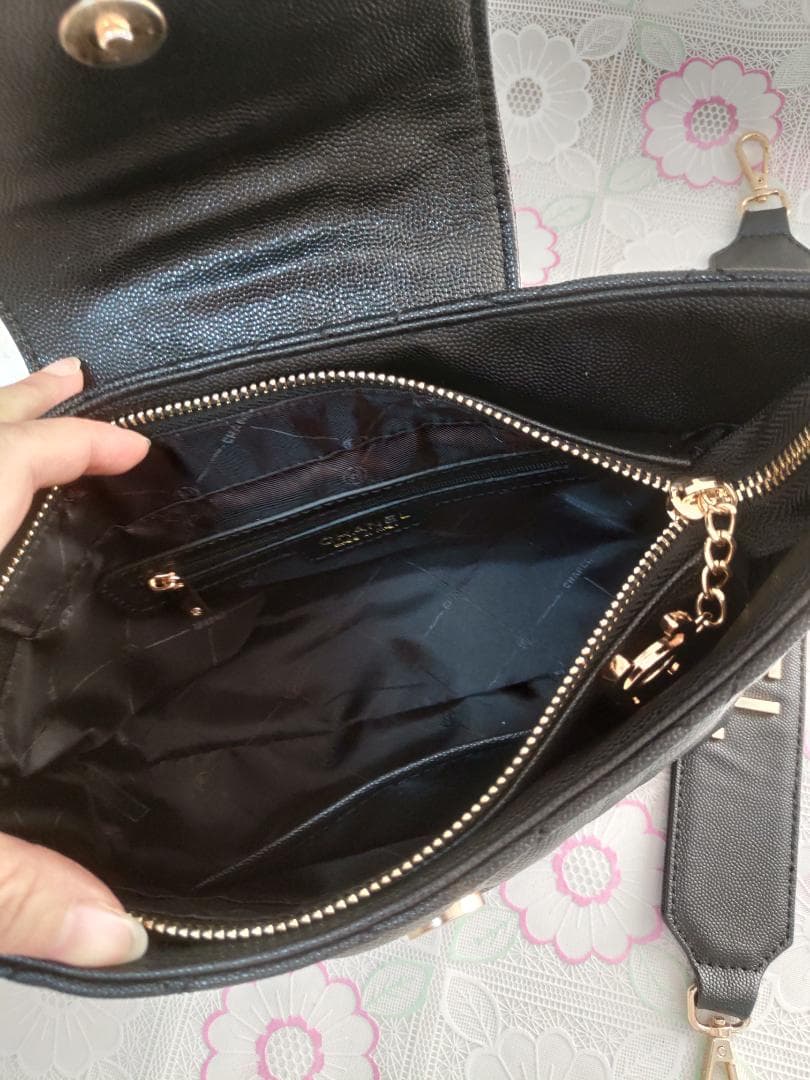 キルティングショルダーバッグ　2wayチェーン付き　黒