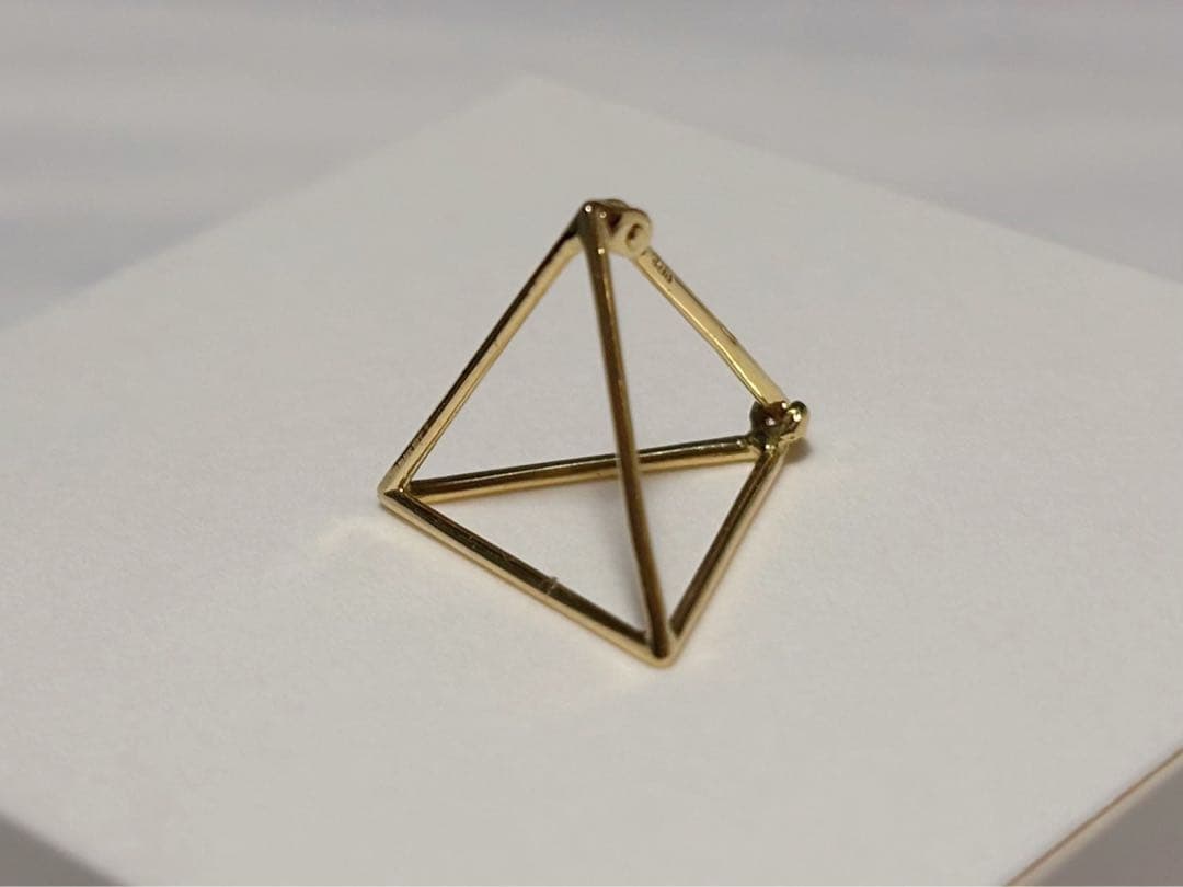 〈シハラ〉トライアングルピアス15