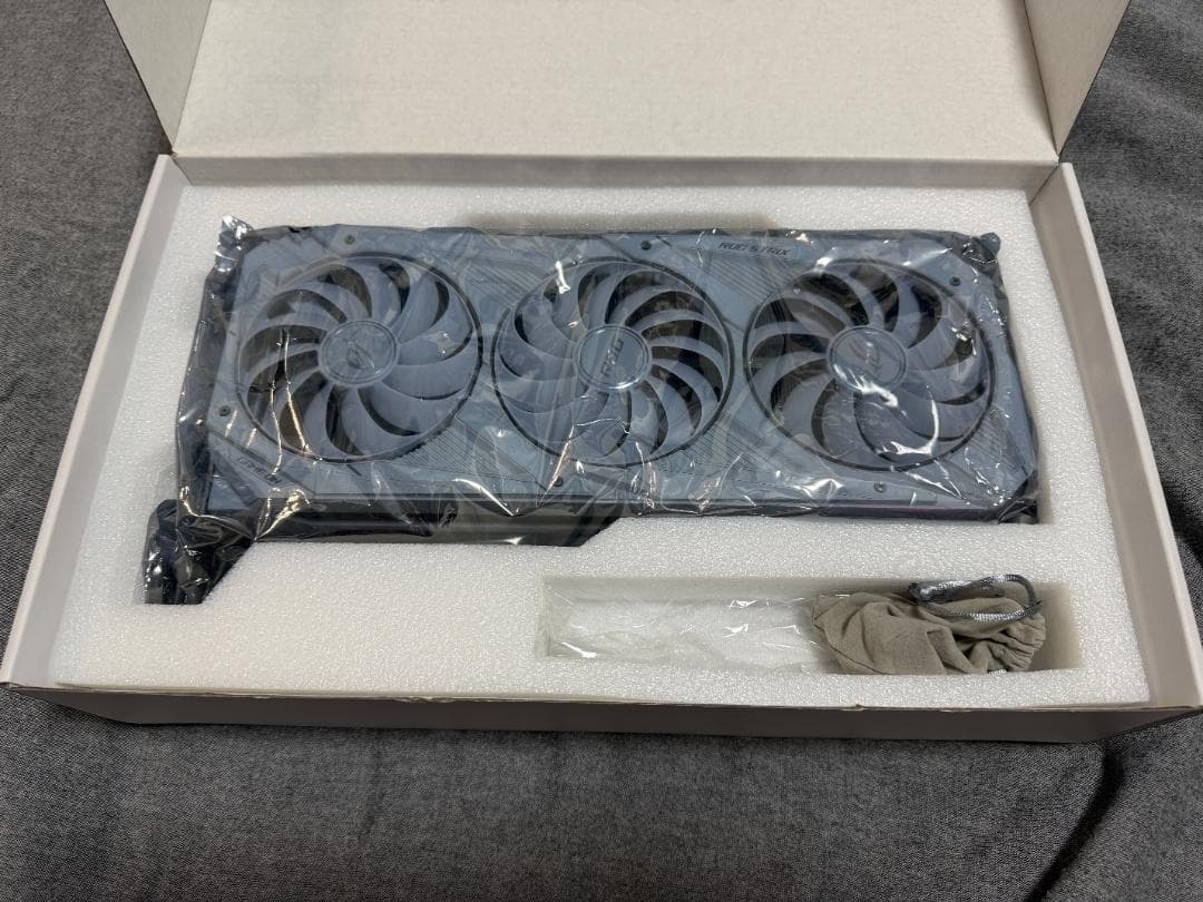 グラフィックボード・グラボ・ビデオカード ROG STRIX RTX3090 O24G WHITE