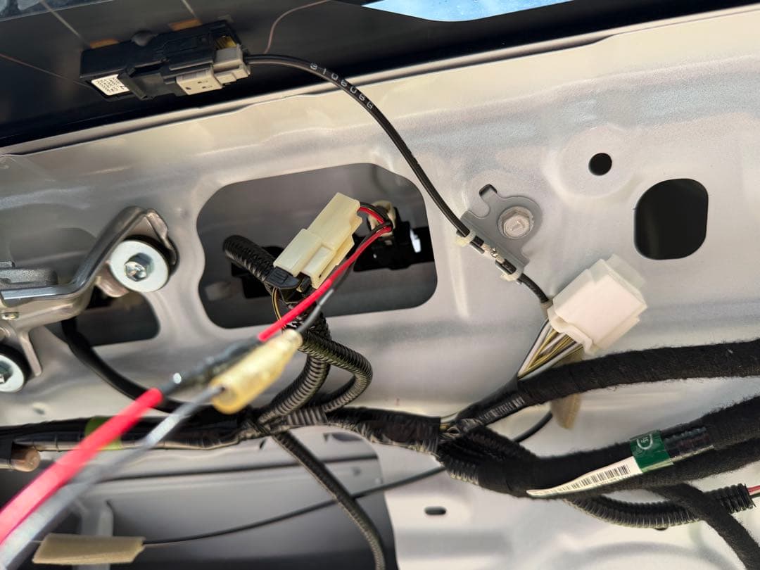 ヤリスクロス　 リアガーニッシュ　一文字テール加工