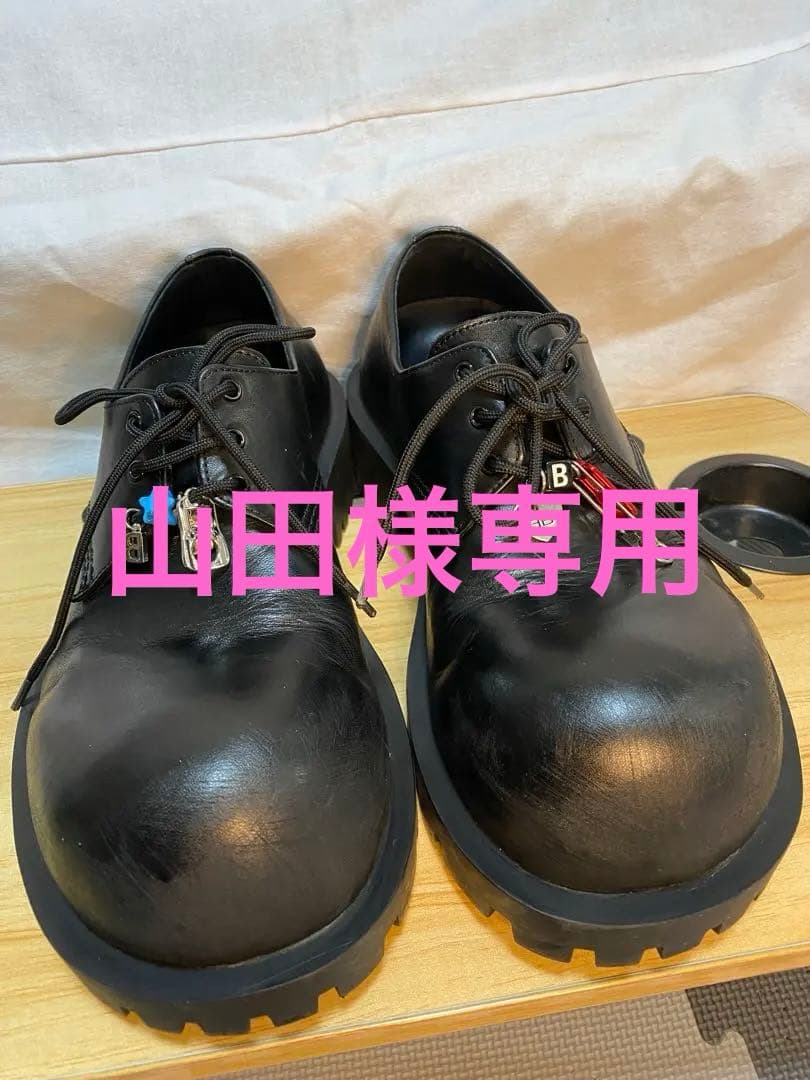 BALENCIAGA HUMMER DERBIE 786136チャーム付き