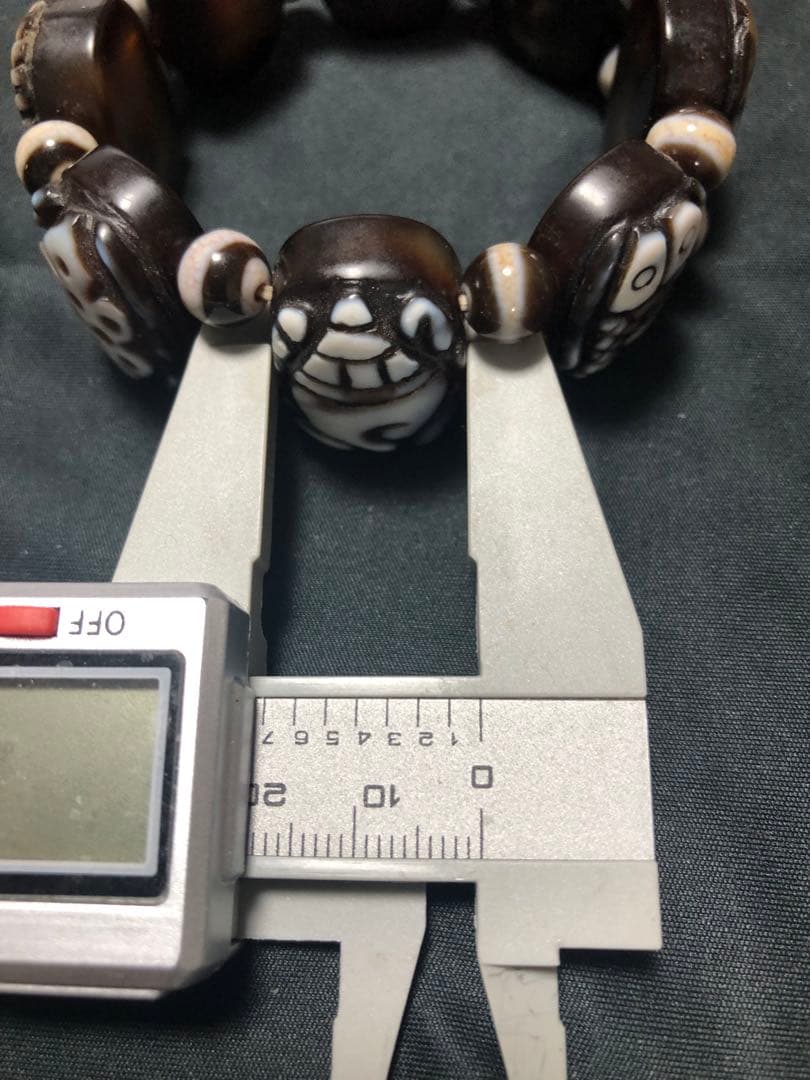 西蔵老礦玉髄八吉祥バングルブレスレット