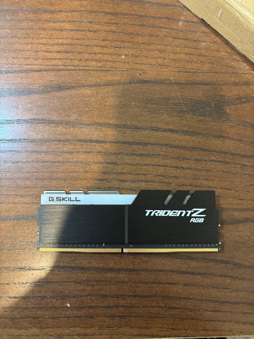 メモリー G.Skill Trident Z RGB DDR4 16GB 2666mhz