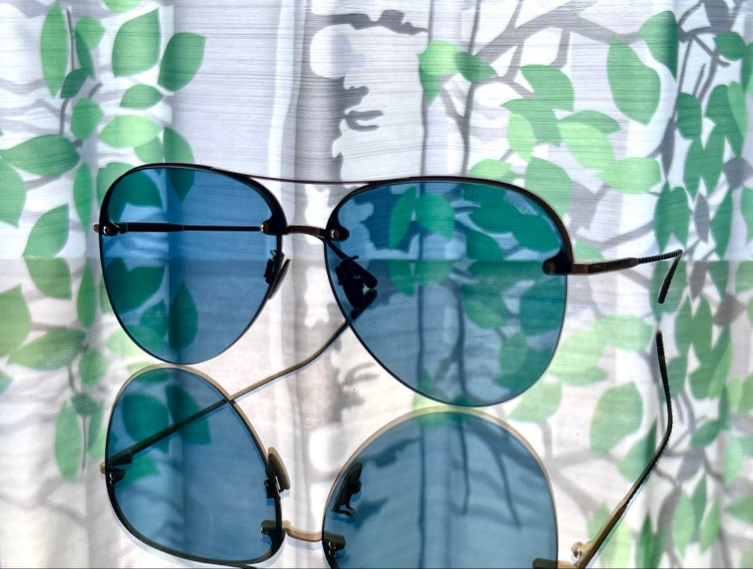 Bottega Veneta ブルーサングラス