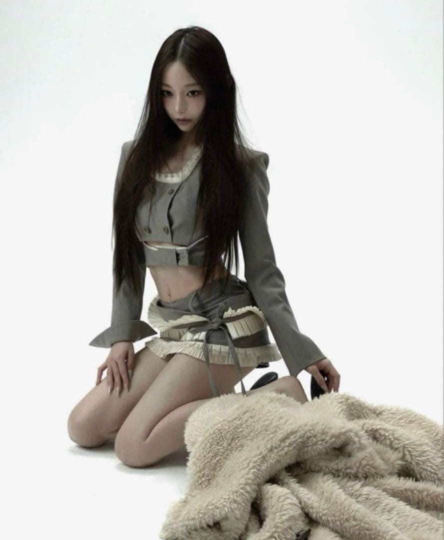 10日まで‼️theredthread Slace trim suit skirt