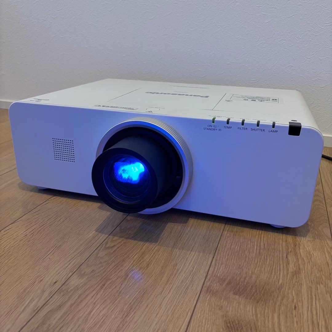 良品 Panasonic パナソニックEW630プロジェクター使用時間2047h