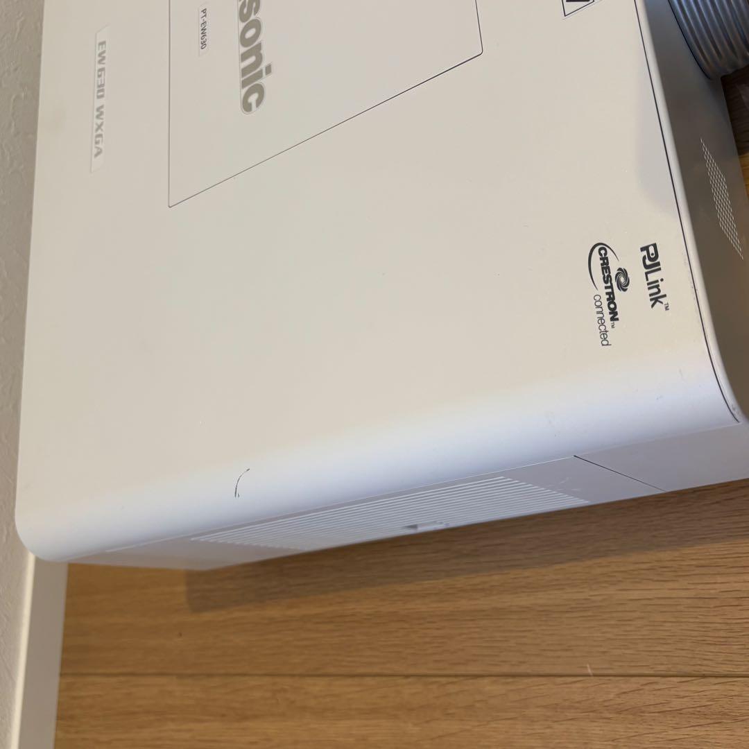 良品 Panasonic パナソニックEW630プロジェクター使用時間2047h