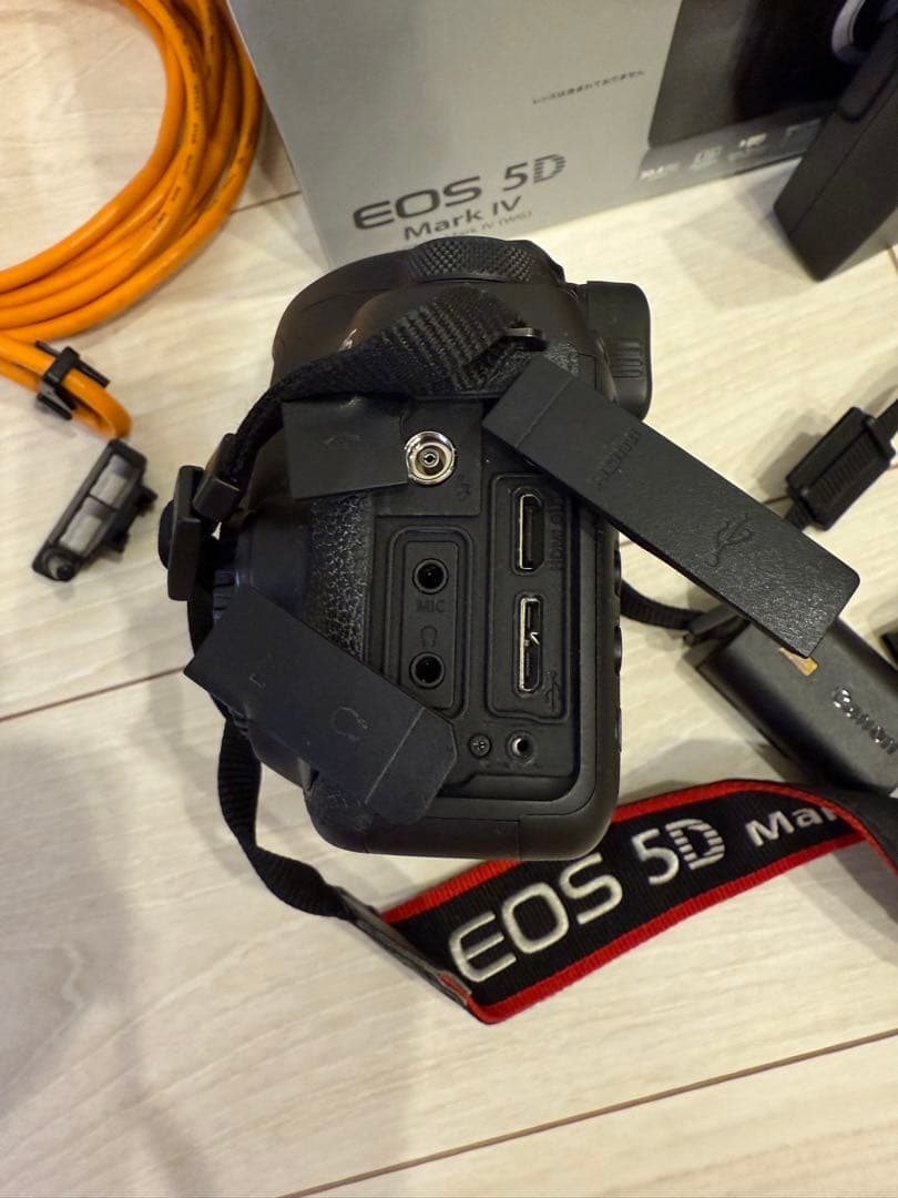 【タイムセール】Canon EOS 5D Mark IV 本体バッテリー2個