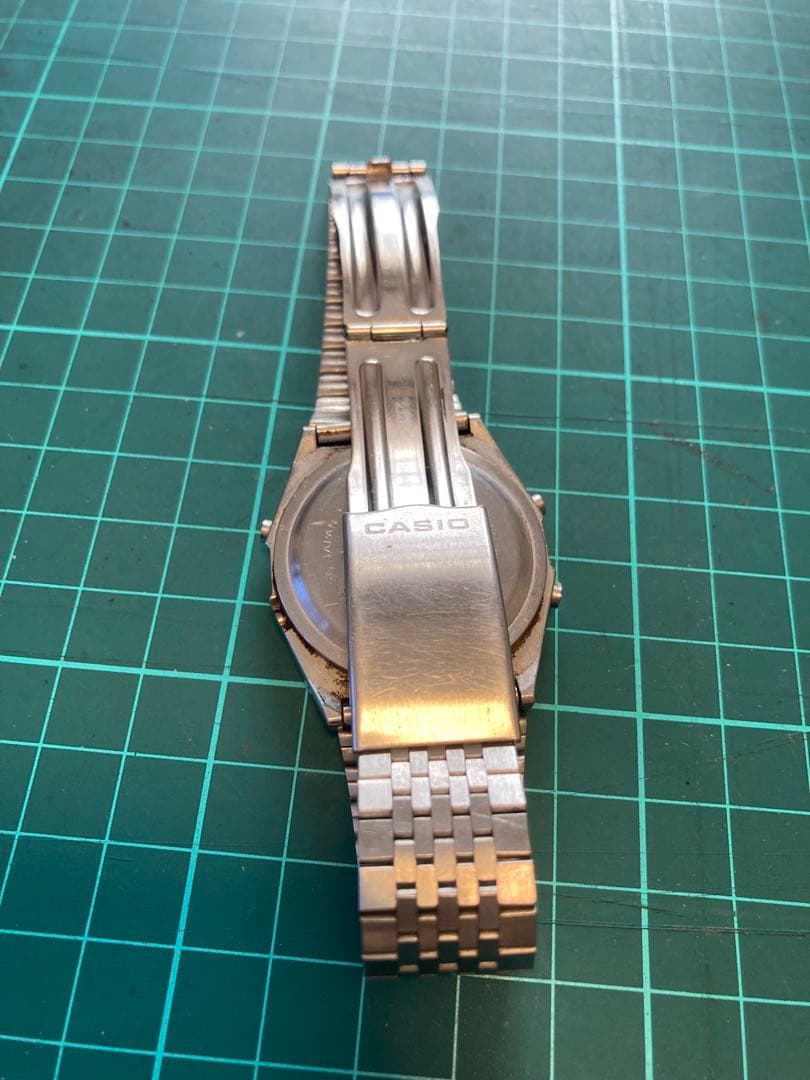 M*◢様 CASIO デジタル腕時計 アラーム クロノグラフ 50M防水　ビンテ