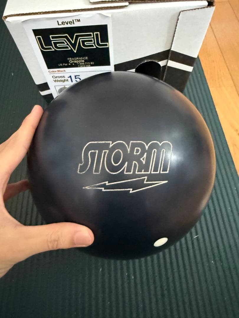 storm LEVEL ボウリングボール 15 lbs