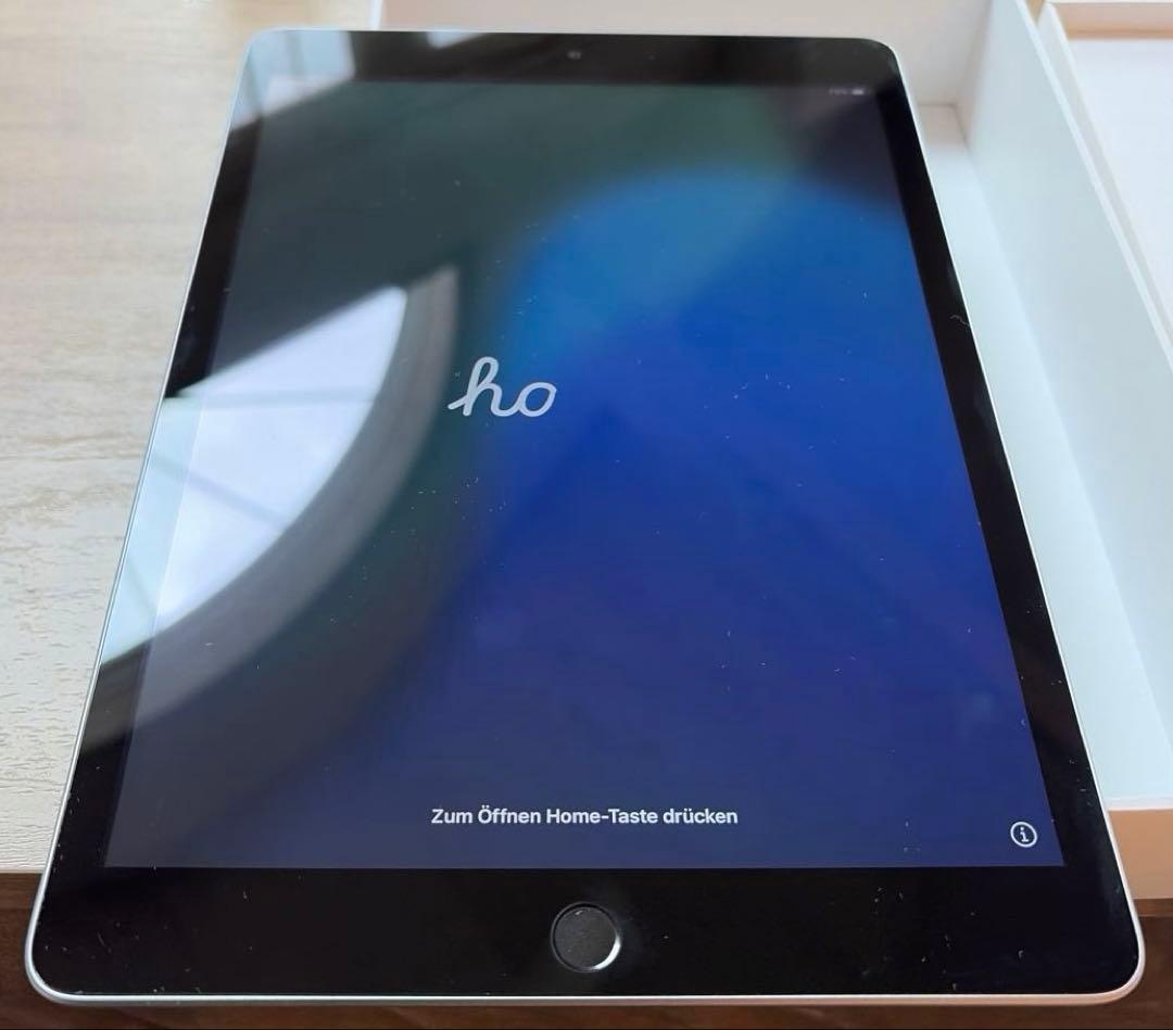 iPad シルバー　ジャンク　第9世代