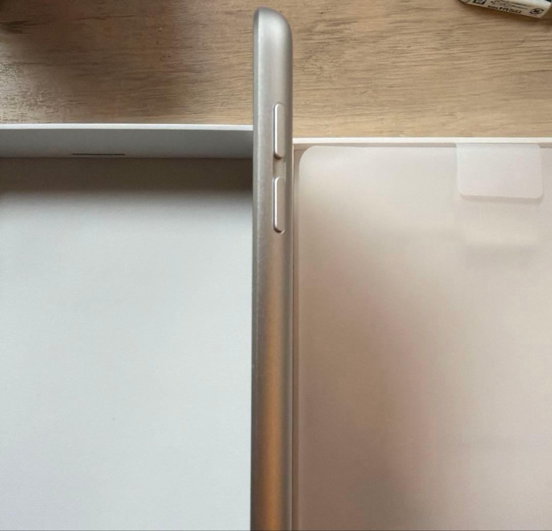 iPad シルバー　ジャンク　第9世代
