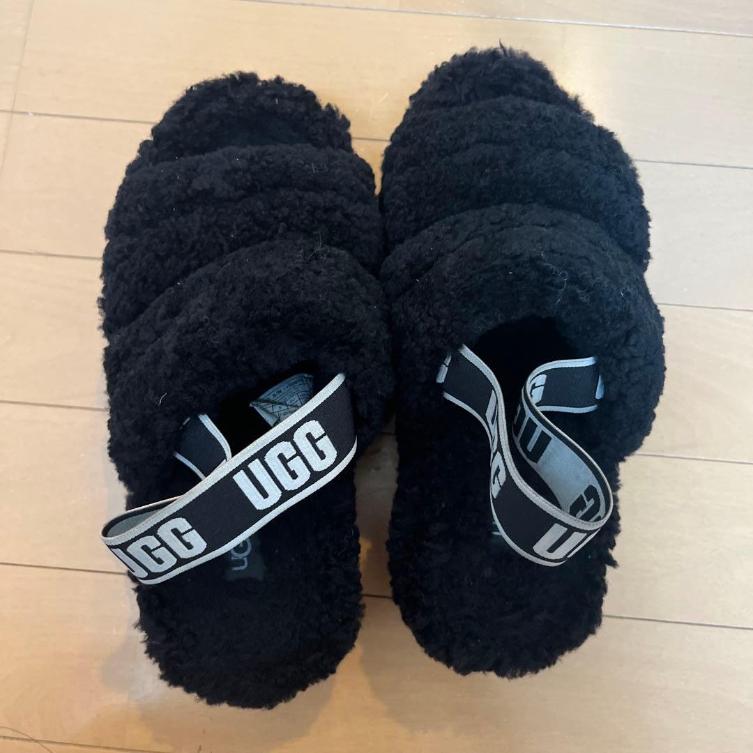 UGG ブラック サンダル