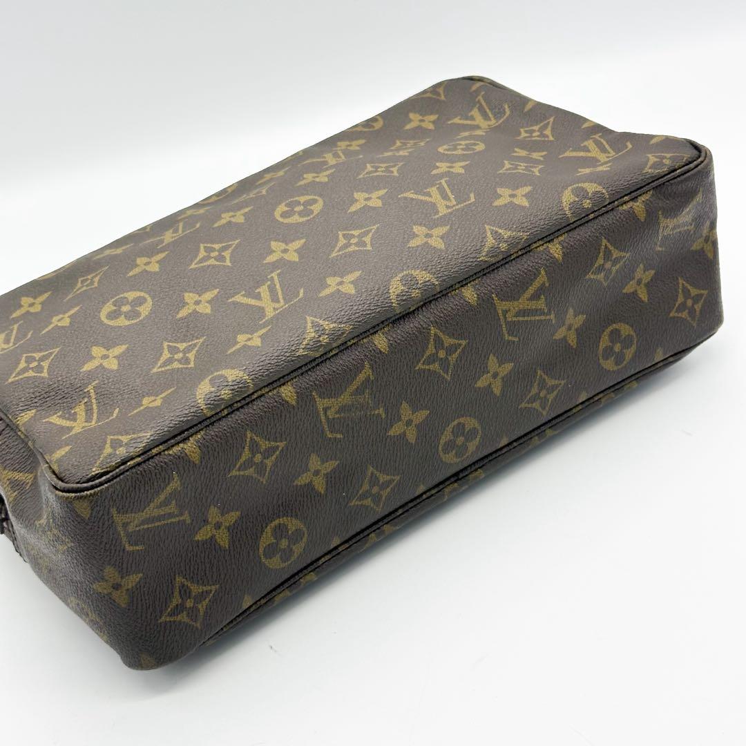 ルイヴィトン トゥルース トワレット 28 モノグラム クラッチバッグ ポーチ