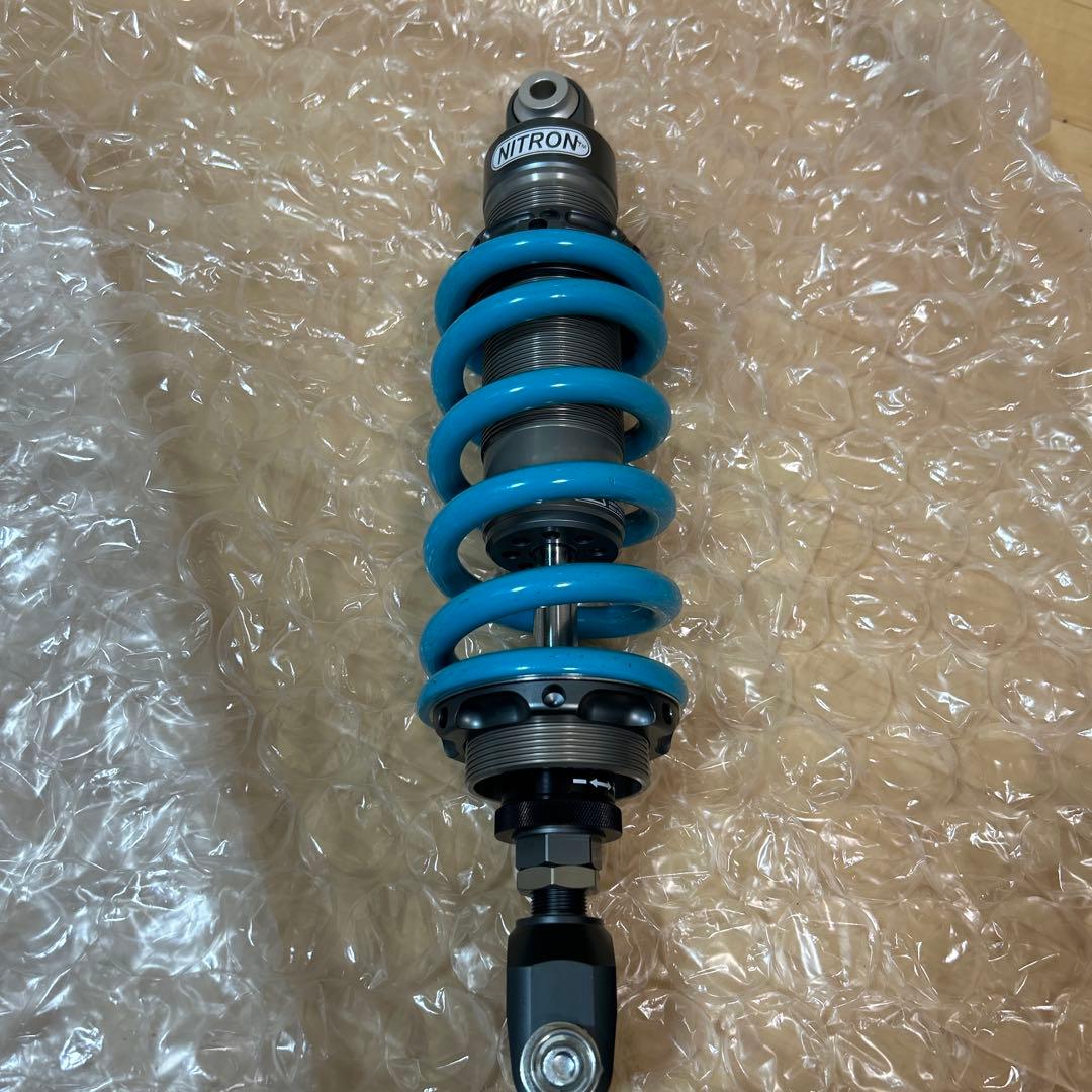 も*す様 NITRON サスペンション MT09