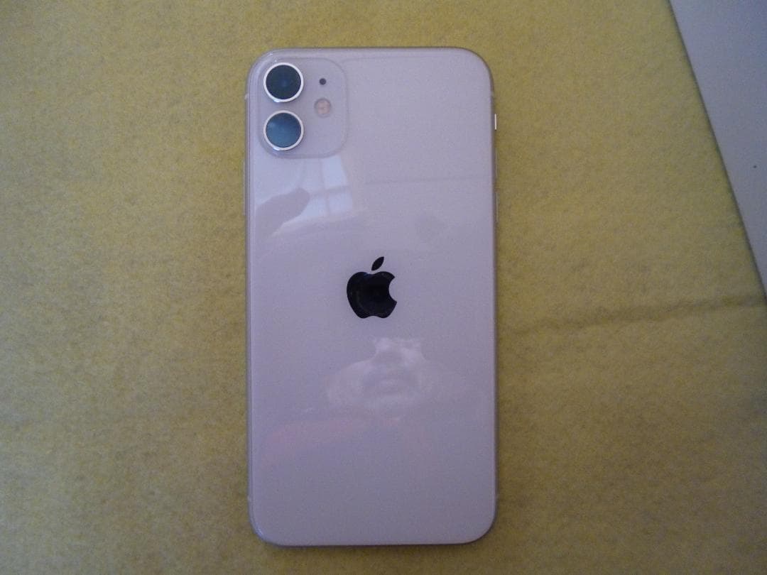 iPhone 11 ホワイト 128GB SIMフリー 美品