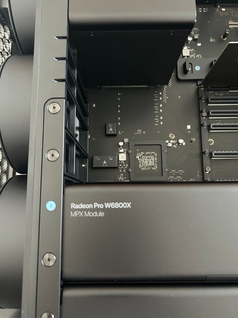 【未使用 新品】Mac Pro Rack 2019 A2304