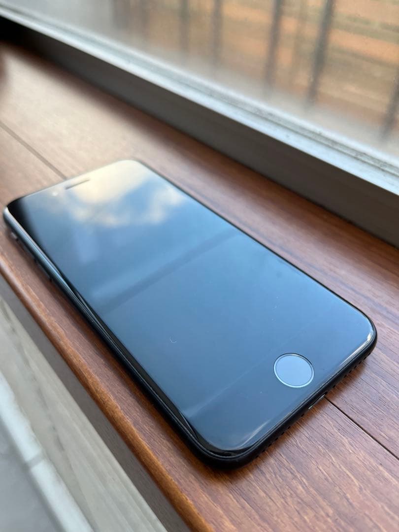 iPhone SE 第2世代 128G バッテリー容量100%【綺麗】