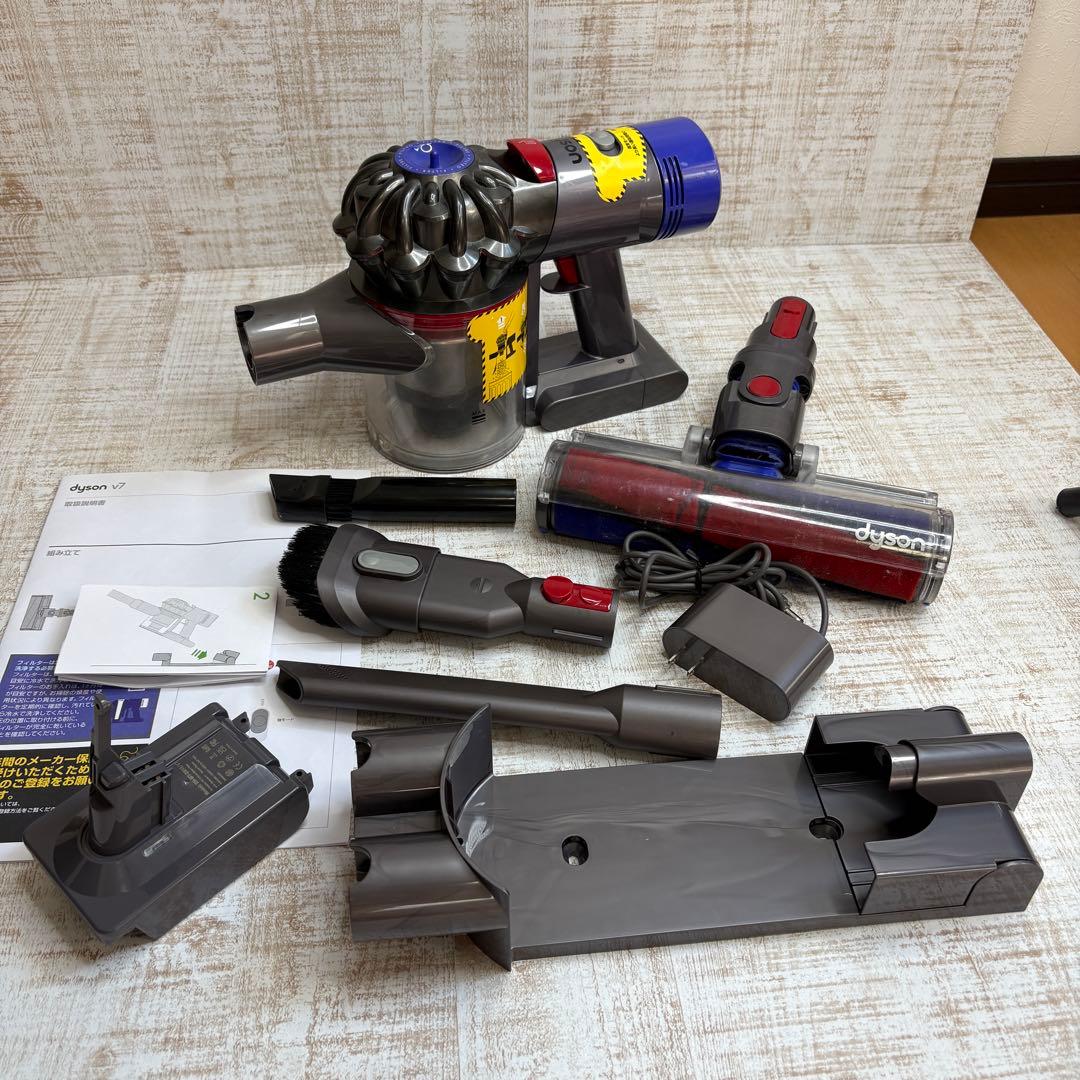 ダイソン掃除機SV11➕マキタバッテリー変換アダプター　ノズルセット