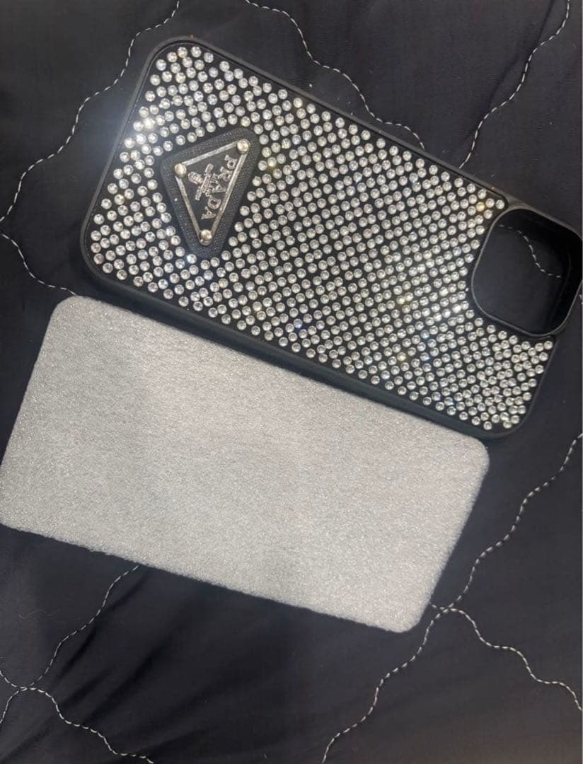 PRADA ストーン装飾 iPhone15ケース