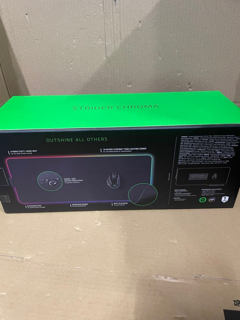 Razer Strider Chroma ゲーミングマウスパッド Black