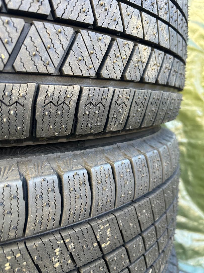 ［新品未使用］スタッドレスタイヤ＋ホイールセット 225/55R18