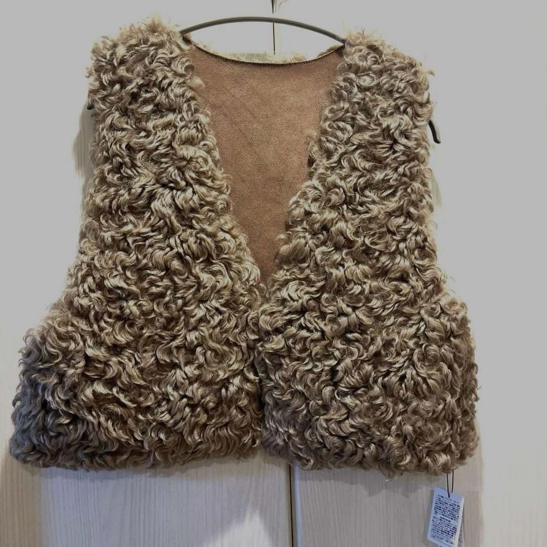 新品未使用　タグ付き　　Gready Brilliant ファーショートベスト