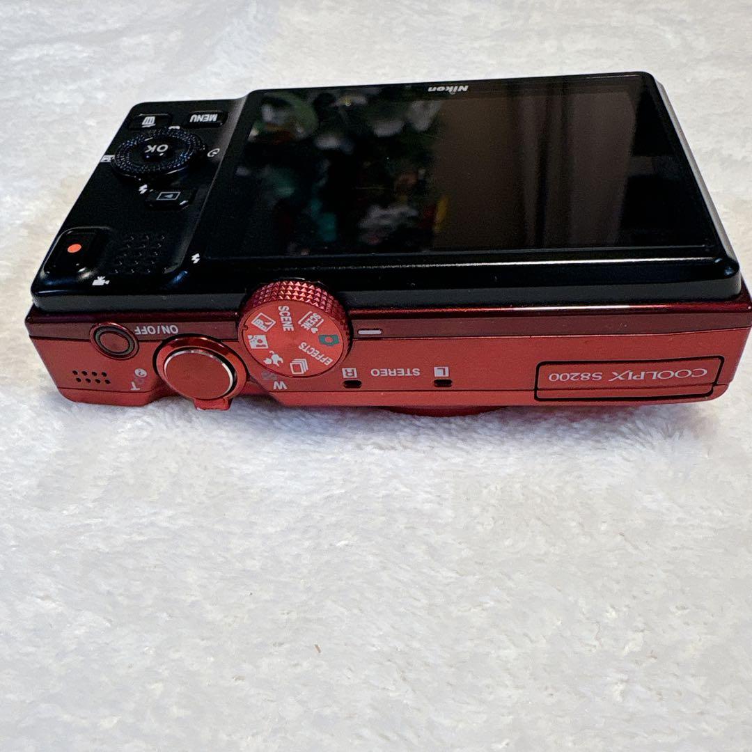 Nikon COOLPIX S8200 レッド
