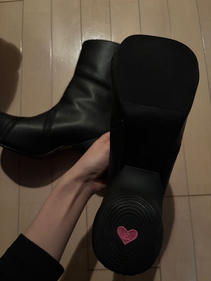 GRAPE ブラックショートブーツ ジッパー付き