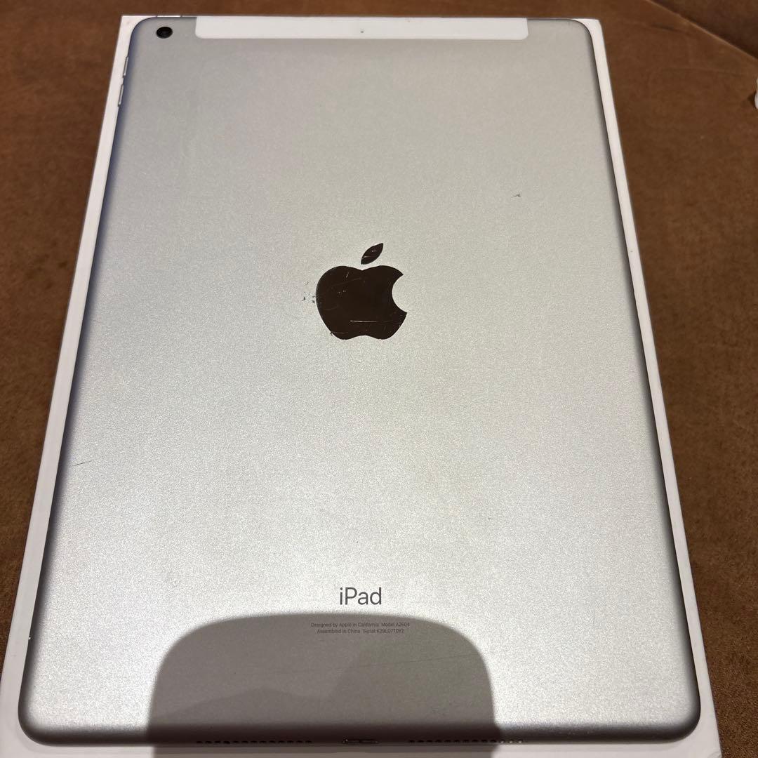 た*う様 iPad(第9世代)シルバー 画面ひび割れあり