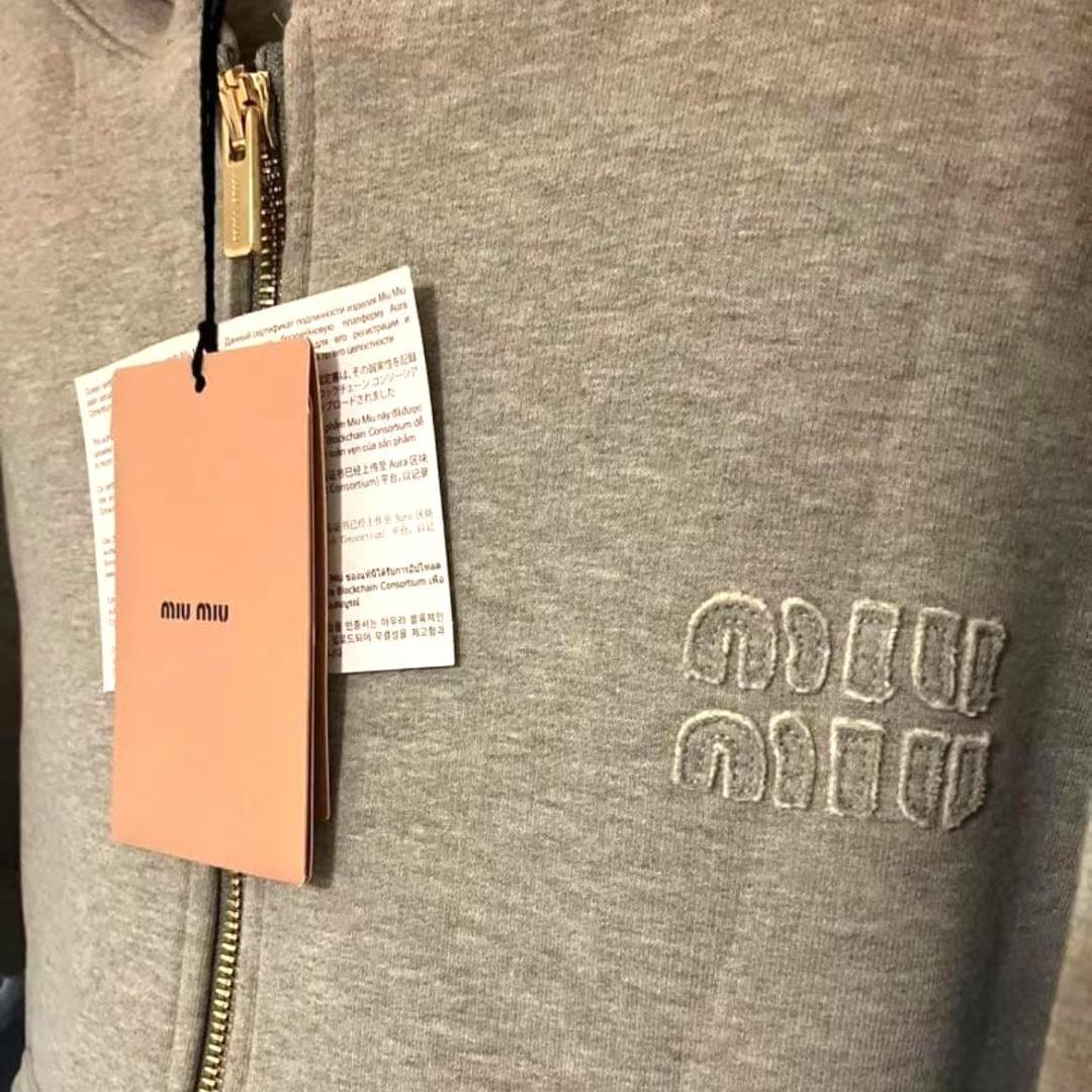 【新品未使用】　グレースウェットジップアップ　M フード