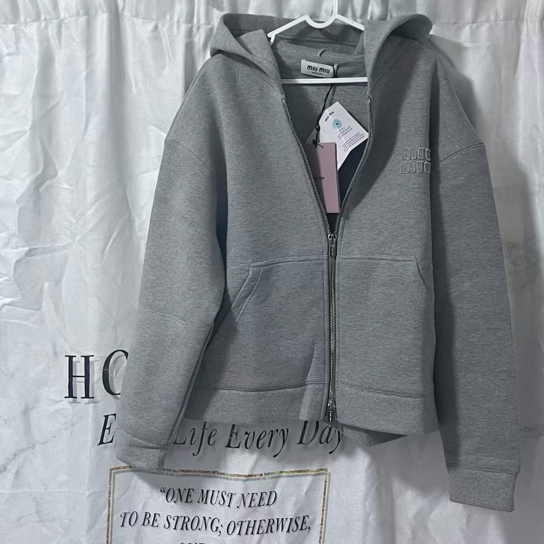 【新品未使用】　グレースウェットジップアップ　M フード