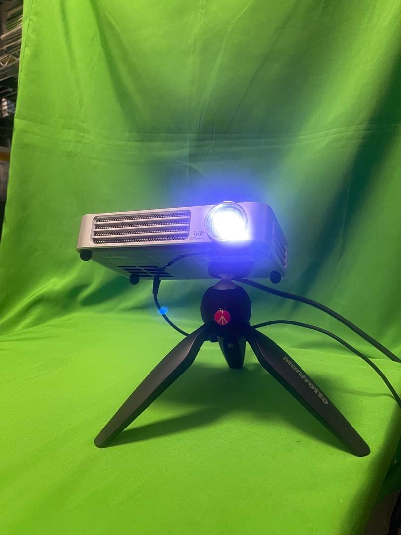 QUMI Q6-BKプロジェクター