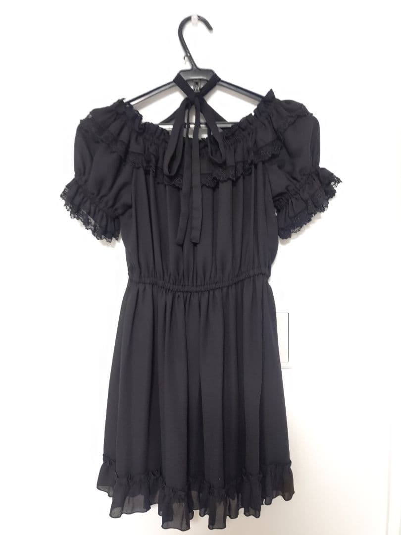 ATELIER PIERROT パフスリーブシャーリングブラウス 黒