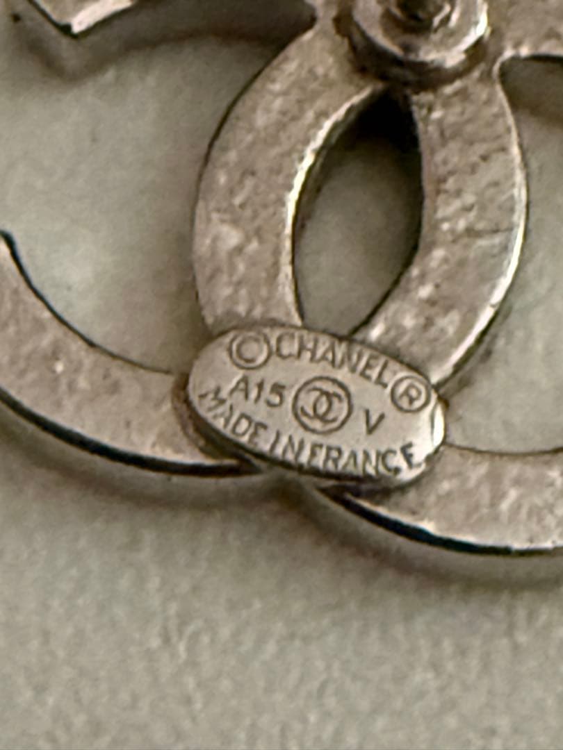 CHANEL 片耳用ピアス A15 ブラック