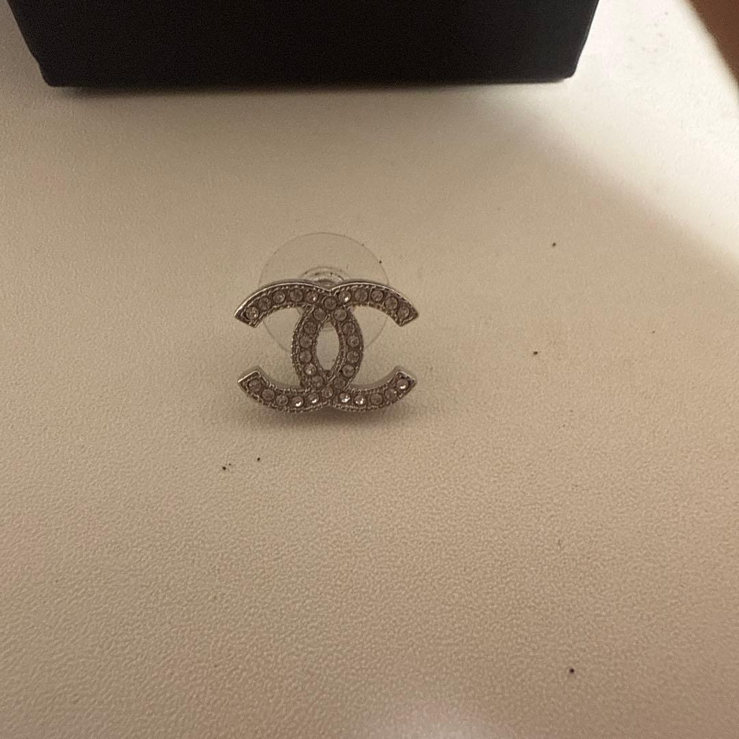 CHANEL 片耳用ピアス A15 ブラック