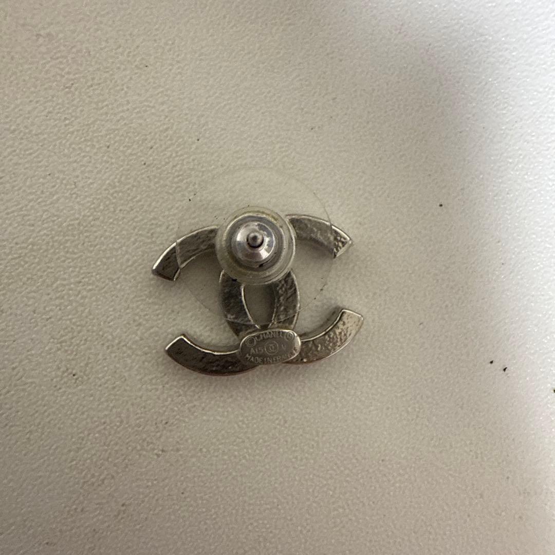 CHANEL 片耳用ピアス A15 ブラック